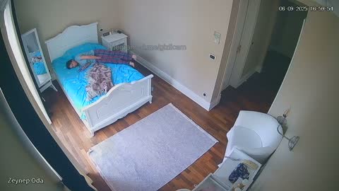 Koca memeli Zeynep yatak odasında soyunuyor 3 Part 6