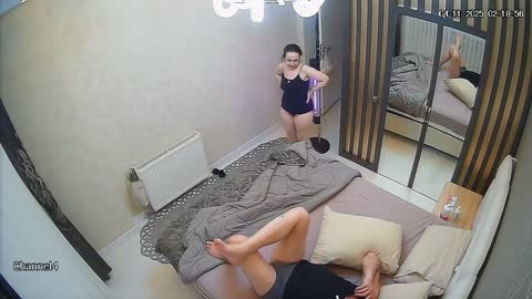 Türbanlı çift ayna karşısında 2 Part 1