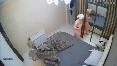 Türbanlı çift ayna karşısında 3 Part 1