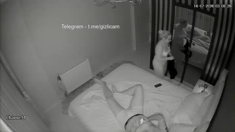 Türbanlı çift ayna karşısında 8 part 3